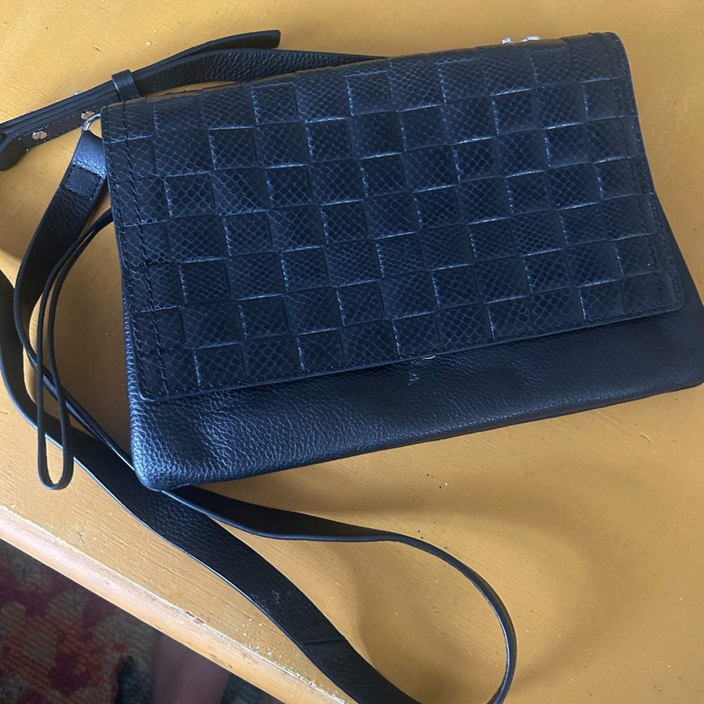 Vince Camuto
Corah
Woven Crossbody